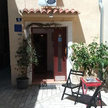 Old Town Charmer Apartament *