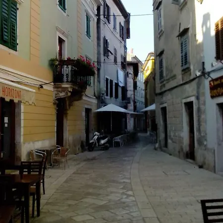 Old Town Charmer Apartament *