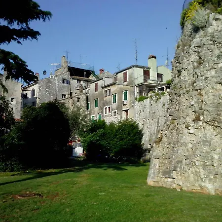 Old Town Charmer Apartament *