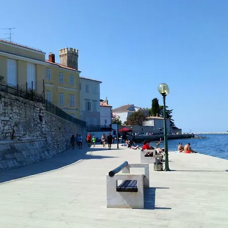 Old Town Charmer Apartament Poreč